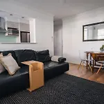 Quiet Little Manly 1 Bed - 3Mins Walk Harbour & Beaches
