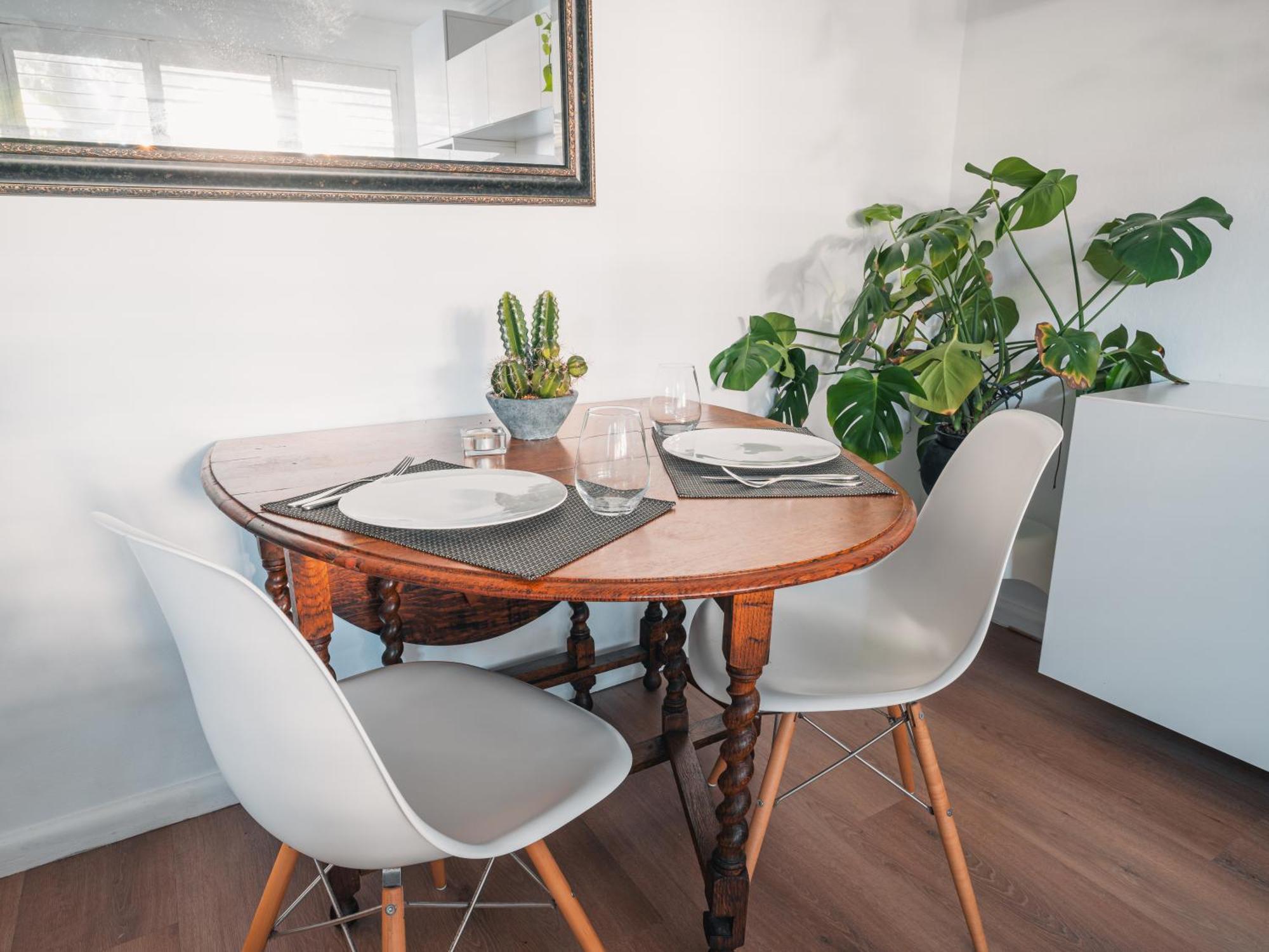 Quiet Little Manly 1 Bed - 3mins Walk Harbour & Beaches * Sydney
