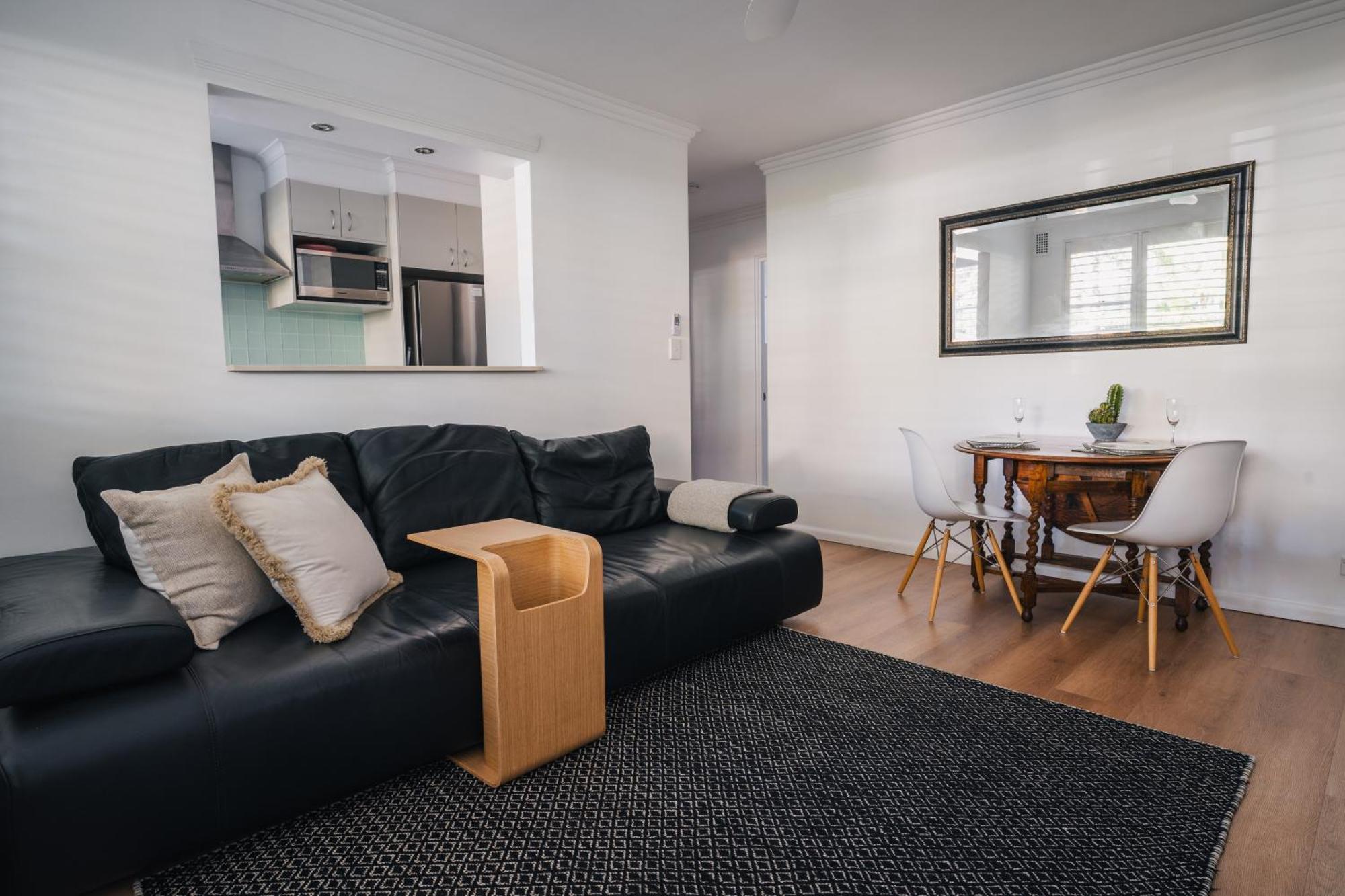 Quiet Little Manly 1 Bed - 3mins Walk Harbour & Beaches Apartment Sydney