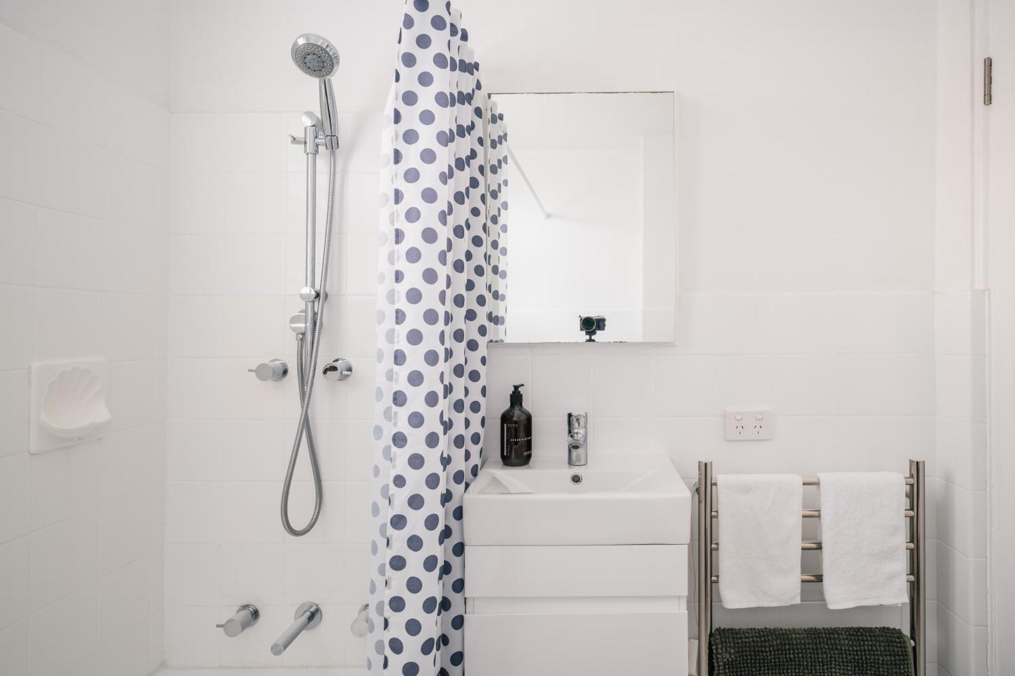 Apartment Quiet Little Manly 1 Bed - 3mins Walk Harbour & Beaches