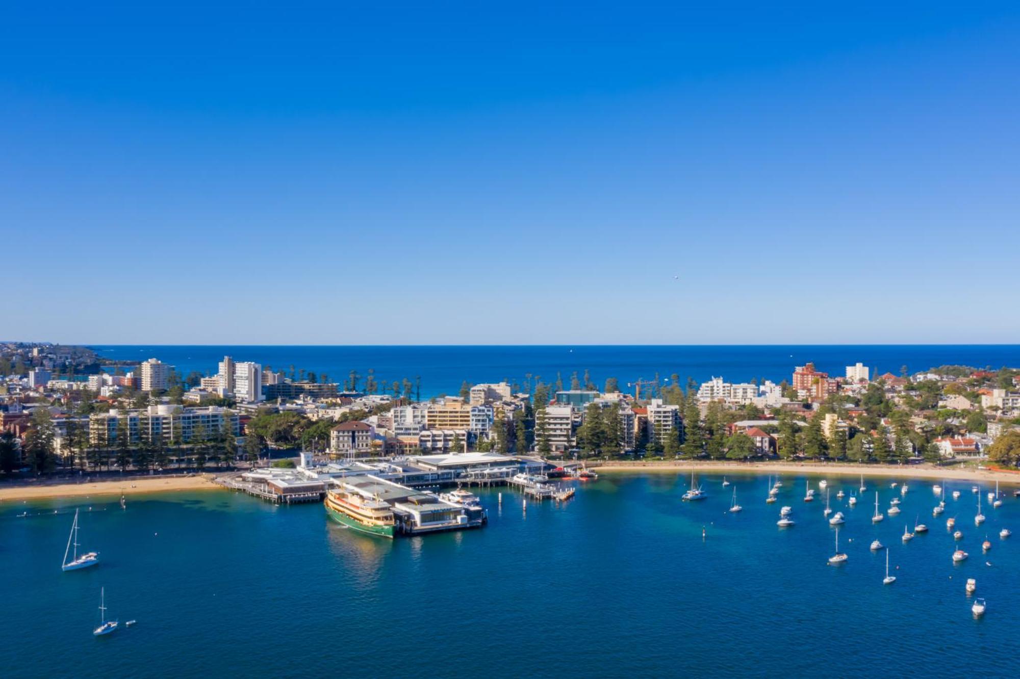 Quiet Little Manly 1 Bed - 3mins Walk Harbour & Beaches *